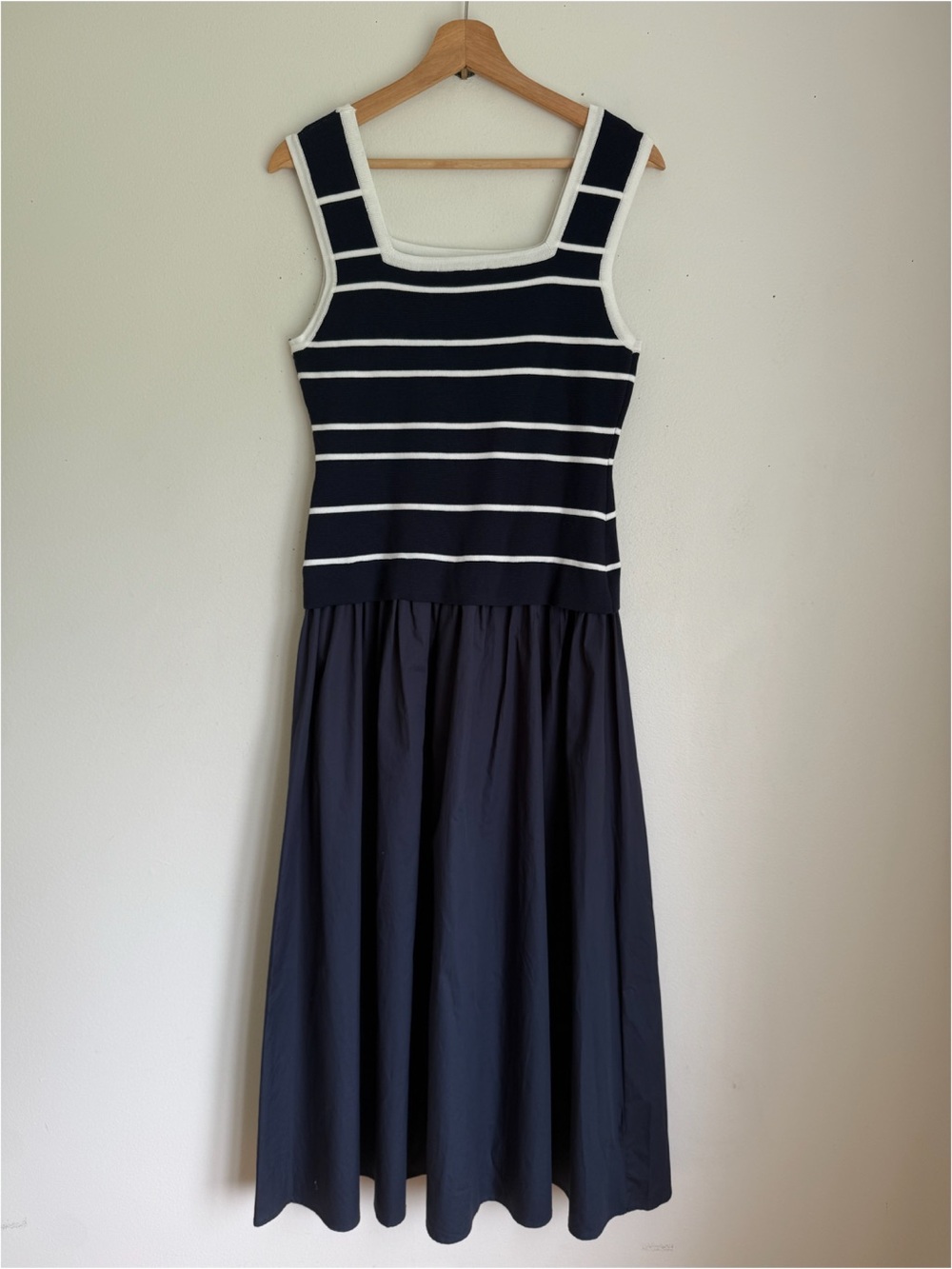 Zoe and Claire Mixed Media Sleeveless Midi Dress in Navy Blue and White - Picture 7 of 11